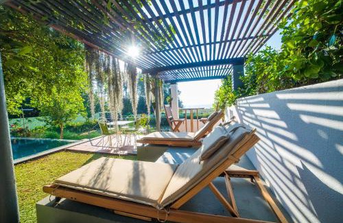 Thanneermukkom Villa | Hibiscus Earth Private Pool Villa A CGH Earth SAHA Experience