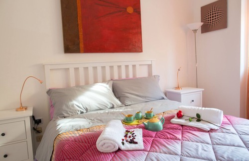 Taranto House | Hibiscus
