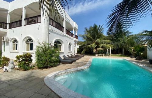 Ghanatown Villa | Hibiscus WhiteHouse