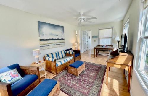 Country Club Estates House | Hickman street 304