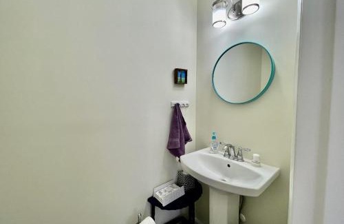Country Club Estates House | Hickman street 304