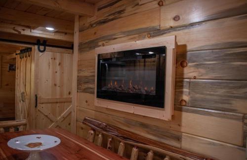 Elizaville House | Hickory Ridge Cabin+Fire pit