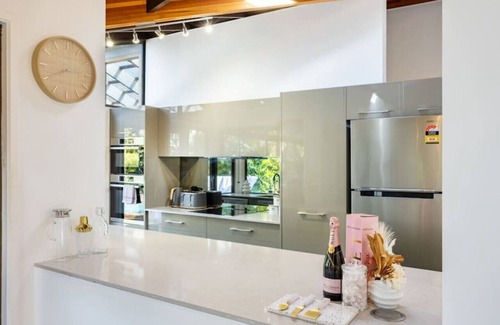 Robertson House | Hidden Bali style 5BR house in Robertson