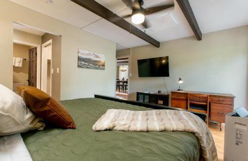 Gainesville House | Hidden Cabin - Adventure Awaits!