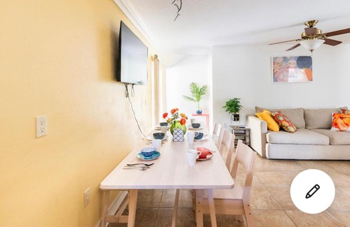 Historic Downtown Kissimmee House | Hidden City Riverfront Apt Near Lakes Golf & Disney