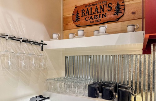 Golden Cabin | Hidden Creek Lodge - Hot tub, playground, bed swing, creek view, fire pit.
