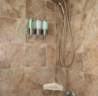 Lakeland Apartment | Hidden Emerald-Apartment with Kitchen and Laundry