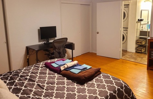 Walnut Creek House | ★Hidden Gem★ 2 Blocks to DT w/ private yard