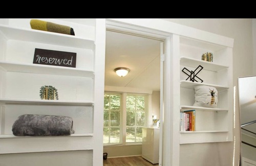 Crestline Heights House | Hidden Gem Close to Airport