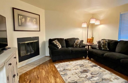 Southeast Boise House | Hidden Gem in SE Boise with hot tub and wood burning fireplace