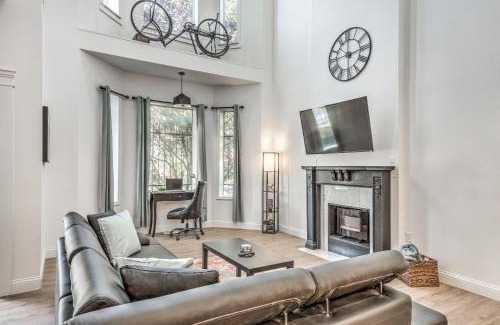 Central West End House | Hidden Gem | JZ Vacation Rentals