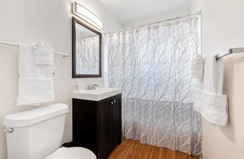 University Acres Apartment | Hidden Gem Near Old Town - Grill & Cruiser Bikes!