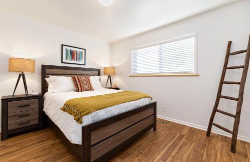 University Acres Apartment | Hidden Gem Near Old Town - Grill & Cruiser Bikes!
