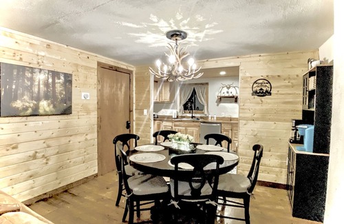 Ruidoso House | Hidden gem next to midtown! Book with us now! Hot tub, grill, private back yard.