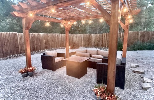 Ruidoso House | Hidden gem next to midtown! Book with us now! Hot tub, grill, private back yard.