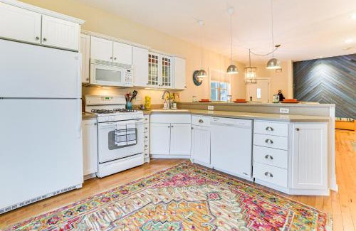 Charlevoix House | Hidden Gem Steps to Lake Michigan and Downtown!