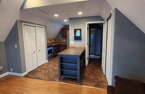 Marion House | Hidden Gem- with the best view of Lake of Egypt! - Kayaks included/1 bed/1 bath!