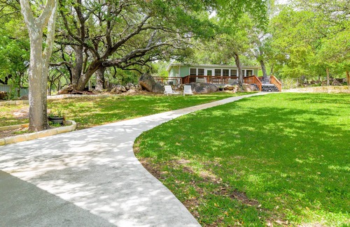 Kingsland House | Hidden Harbor-Lakefront on Secluded Cove w/Dog Run