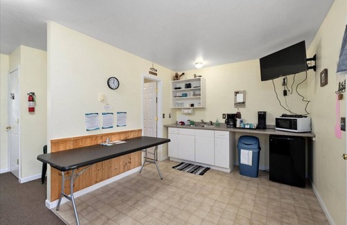 Durhamville House | Hidden Harbor Marina Unit 3 - Oneida Lake's Premier Fishing Paradise!