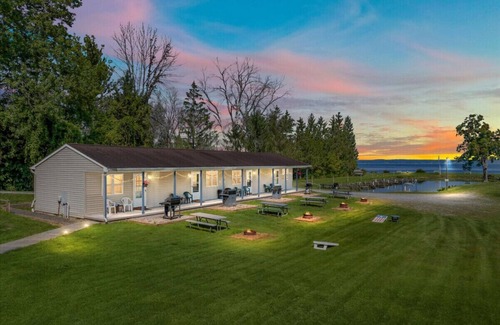 Durhamville House | Hidden Harbor Marina Unit 3 - Oneida Lake's Premier Fishing Paradise!