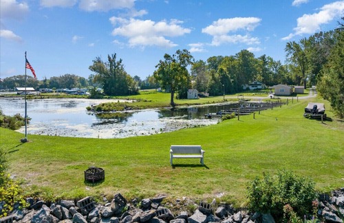 Durhamville House | Hidden Harbor Marina Unit 4 - Oneida Lake's Premier Fishing Paradise!