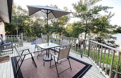 Bayside House | Hidden Heaven In white lake