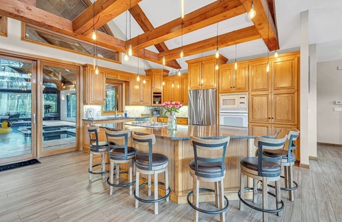 Two Rivers House | Hidden Hills Estate - Indoor Pool, Privacy, LUX