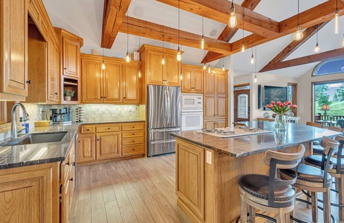 Two Rivers House | Hidden Hills Estate - Indoor Pool, Privacy, LUX