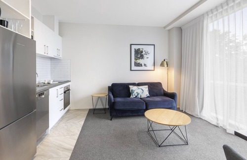 Cambridge Hotel | Hidden Lake Hotel and Apartments