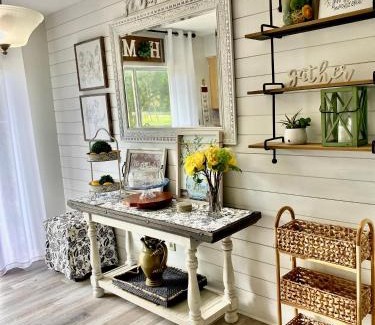 Crystal River House | Hidden Lake View