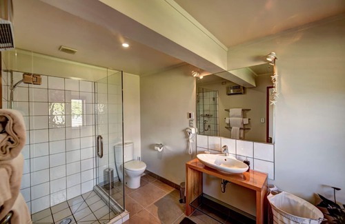 Sunshine Bay Bed & Breakfast | Hidden Lodge Queenstown