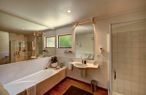 Sunshine Bay Bed & Breakfast | Hidden Lodge Queenstown