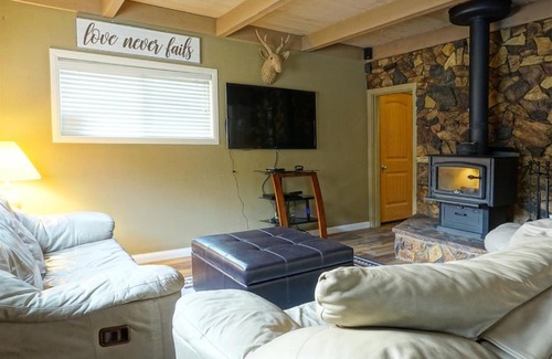 June Lake House | Hidden Meadow Cabin