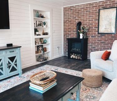 Era Apartment | Hidden Meadow - rustic hideaway