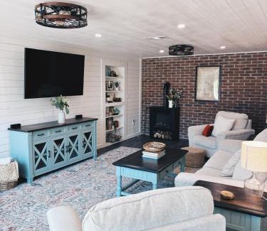 Era Apartment | Hidden Meadow - rustic hideaway