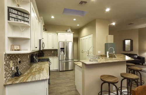 Arrowhead Ranch House | Hidden Oasis Intimate 3 BR Home/Private Pool/Jacuzzi/Fire Pit/Glendale