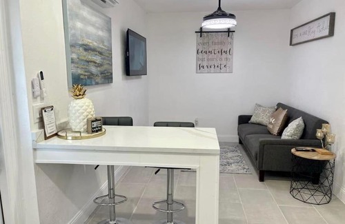 Pinellas Park House | Hidden Oasis