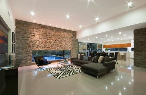 Broadbeach Waters House | Hidden Paradise