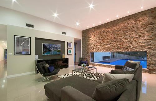 Broadbeach Waters House | Hidden Paradise