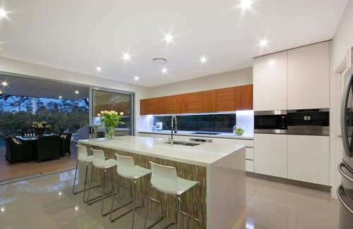 Broadbeach Waters House | Hidden Paradise