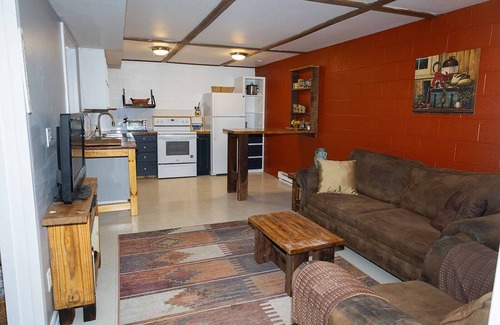 Waynesburg Apartment | Hidden Tracks, Long Term stays welcome