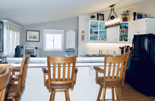 Port Stanley Cottage | Hidden Treasure, cute cottage in the heart of Port Stanley