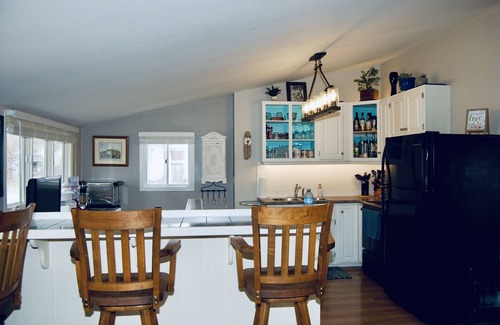 Port Stanley Cottage | Hidden Treasure, cute cottage in the heart of Port Stanley