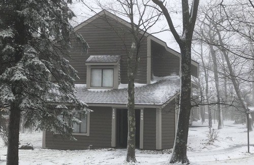 Hidden Valley Condo | Hidden Valley - Walk to Slopes and Pool - 2 BR with Fireplace + WIFI