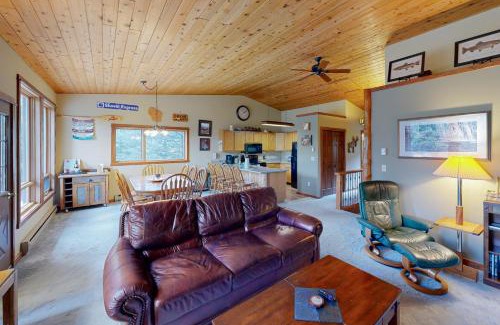 Big Sky Apartment | Hidden Village 20