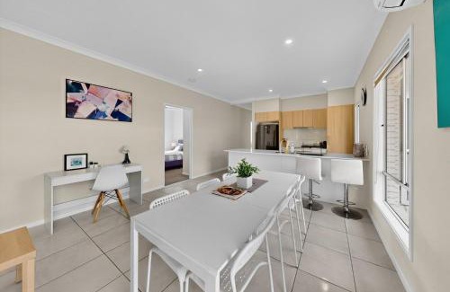 Loganlea House | Hidden Woodland Paradise - 2024 New Built 4 Bedroom Home Loganlea