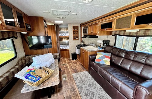 Columbia Falls House | Hide Away Campern