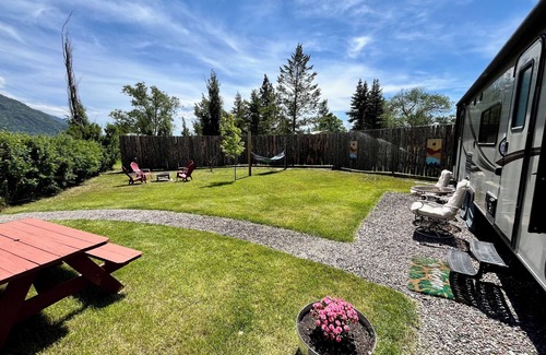 Columbia Falls House | Hide Away Campern