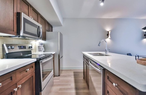 Oro-Medonte Apartment | Hideaway 2BR Condo Pool & Heated Pool