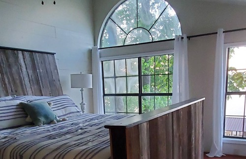Farmerville Cabin | Hideaway Bay log Cabin